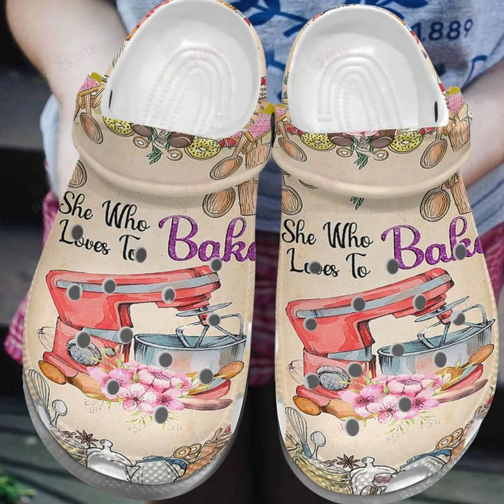 Baking She Who Loves To Bake Crocs Classic Clogs