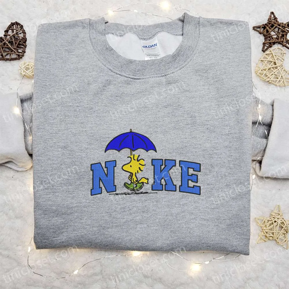 Nike x Peanuts Woodstock Embroidered Shirt, Peanuts Characters Embroidered Hoodie, Custom Nike Embroidered T-shirt Nike x Peanuts Woodstock Embroidered Shirt, Peanuts Characters Embroidered Hoodie, Custom Nike Embroidered T-shirt