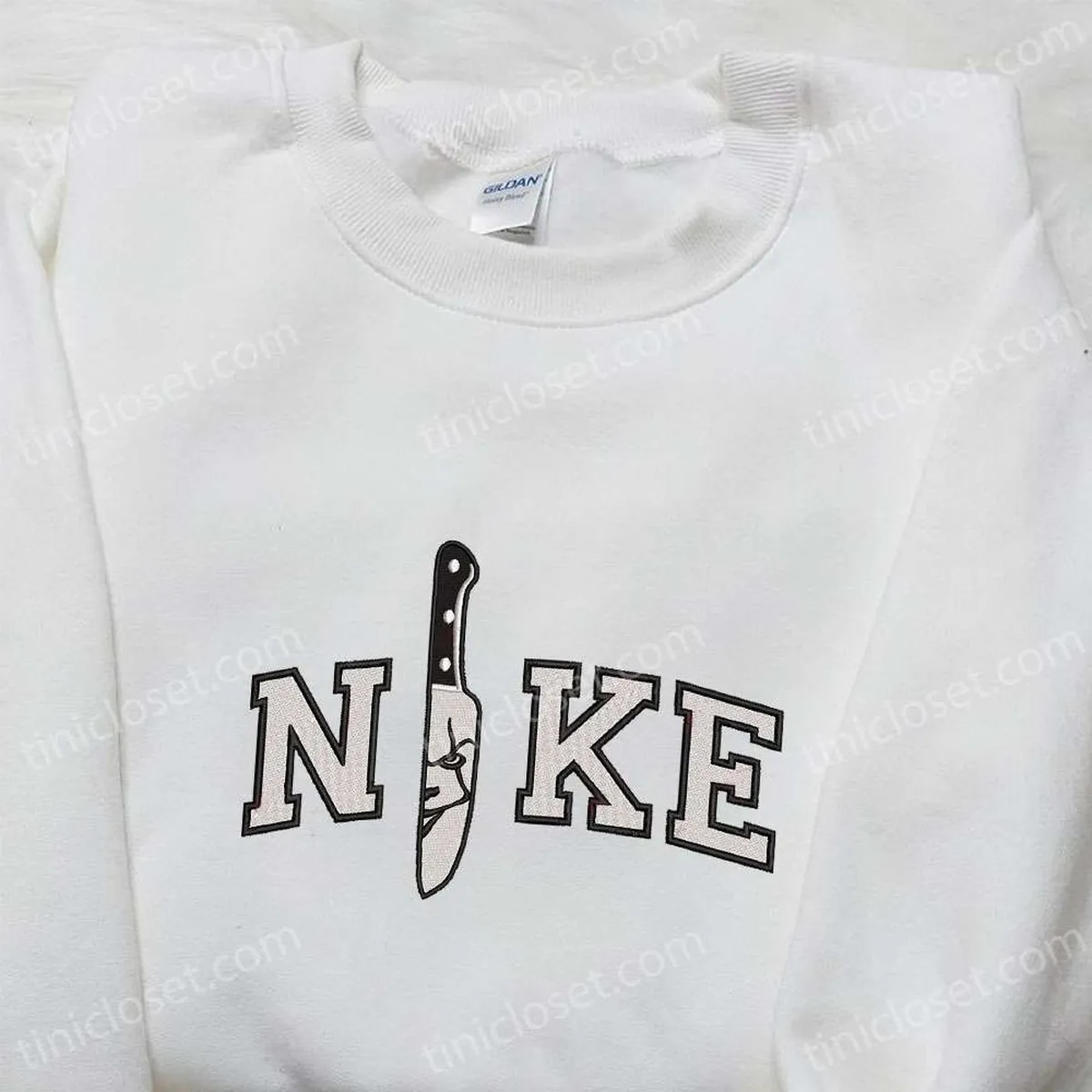 Nike x Pennywise Knife Embroidered Shirt, Halloween Movie Embroidered Shirt, Nike Inspired Embroidered T-shirt Nike x Pennywise Knife Embroidered Shirt, Halloween Movie Embroidered Shirt, Nike Inspired Embroidered T-shirt