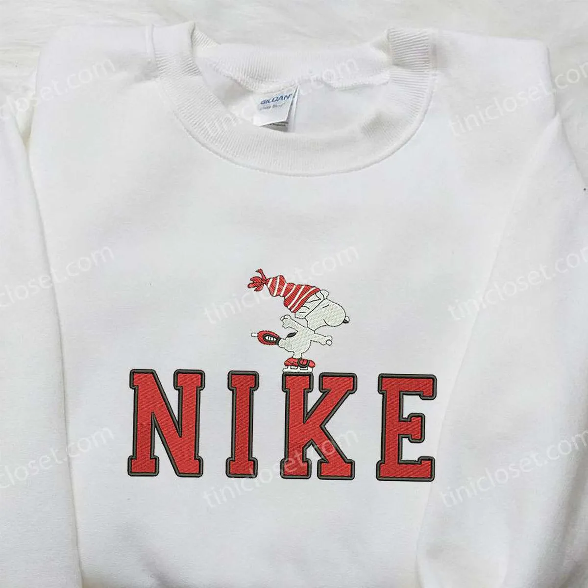 Snoopy Ski x Nike Embroidered Sweatshirt, Nike Inspired Embroidered Shirt, Best Christmas Gift Ideas