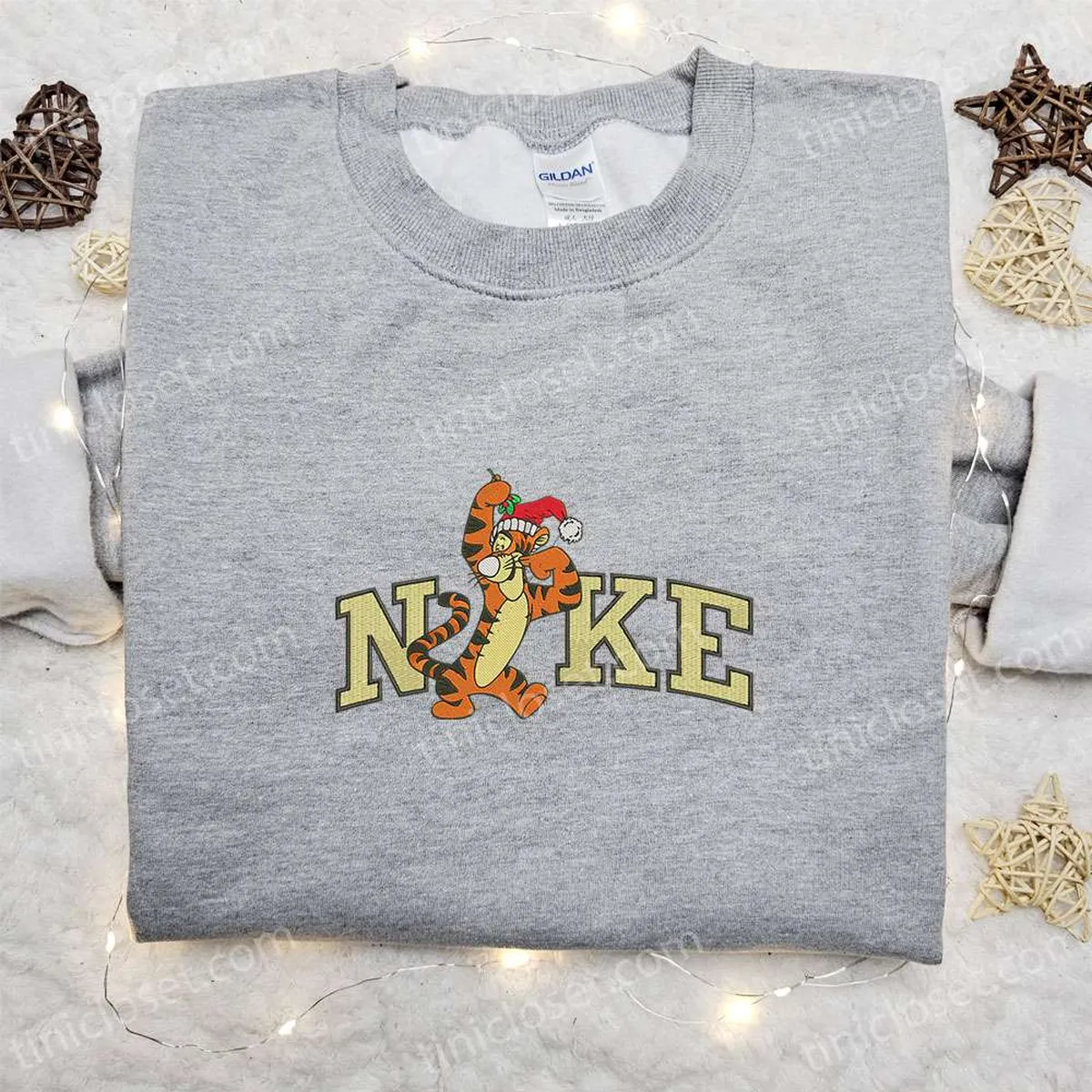 Tigger Xmas x Nike Embroidered Sweatshirt, Walt Disney Characters Embroidered Shirt, Best Christmas Gift Ideas