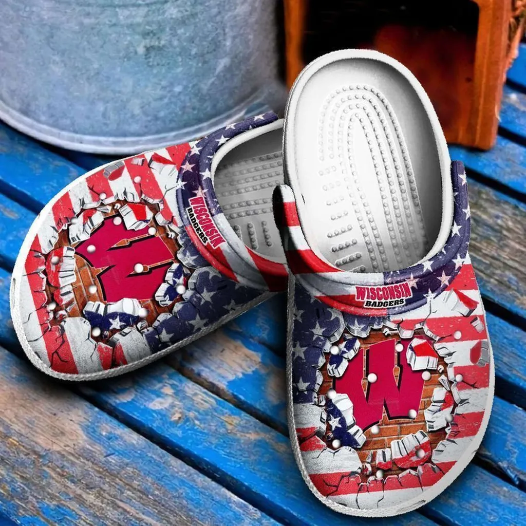 Wisconsin Badgers Crocs Clog